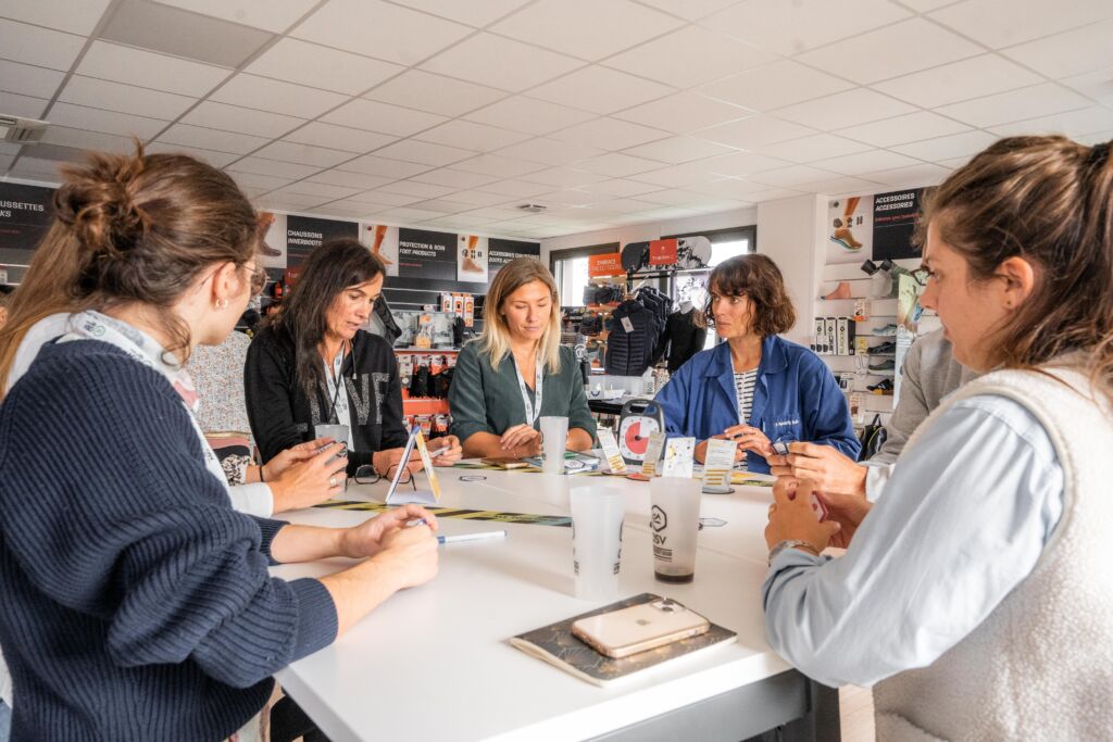 Groupe composé d'adhérents OSV lors d'un atelier organisé par Outdoor Sports Valley